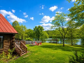 Terrace/patio - Lakefront Cabin - Farm Animals - Fish, Swim, Boat, Hike/Bike 5+Miles Trails (Louisa)