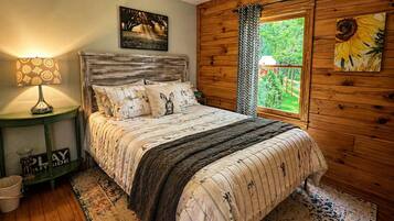 2 bedrooms, iron/ironing board, travel crib, free WiFi