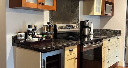 ❤️🌲Luxury Escape w/ Superb Views for 6☀️Indoor Pool & Hot Tub☀️