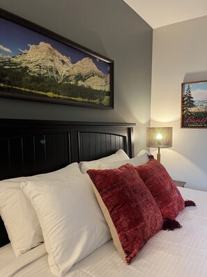 2 Schlafzimmer, Zimmersafe, Schreibtisch, Bügeleisen/Bügelbrett