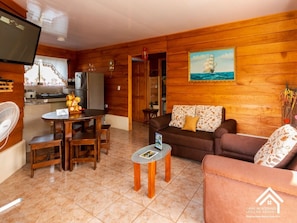 TV - Cozy Home Emanuel in La Fortuna - WIFI, TV, A / C (La Fortuna)