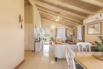 Gated 1Bdrm 1Bath steps to Falmouth glistening water   attractions Free parking!