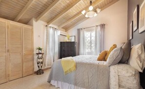 2 dormitorios, tabla de planchar con plancha, wifi y ropa de cama