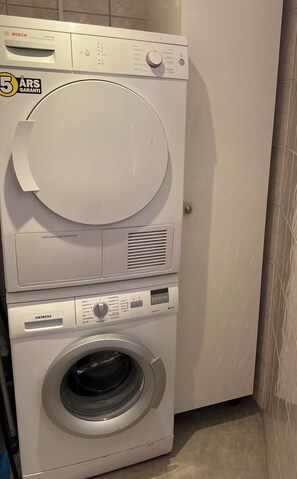 Leilighet | Bad | Dusj og håndklær