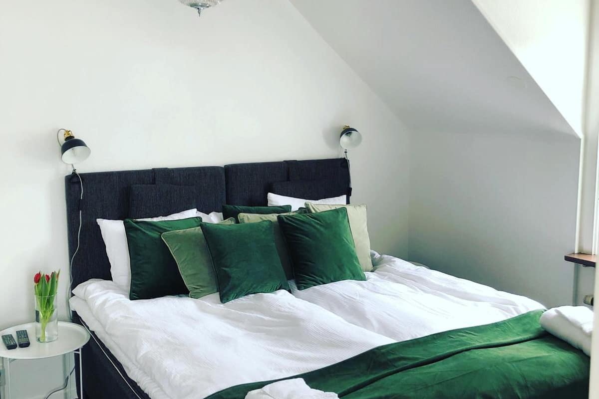 individually furnished, desk, laptop workspace, soundproofing