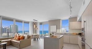 Televisión y oficina 