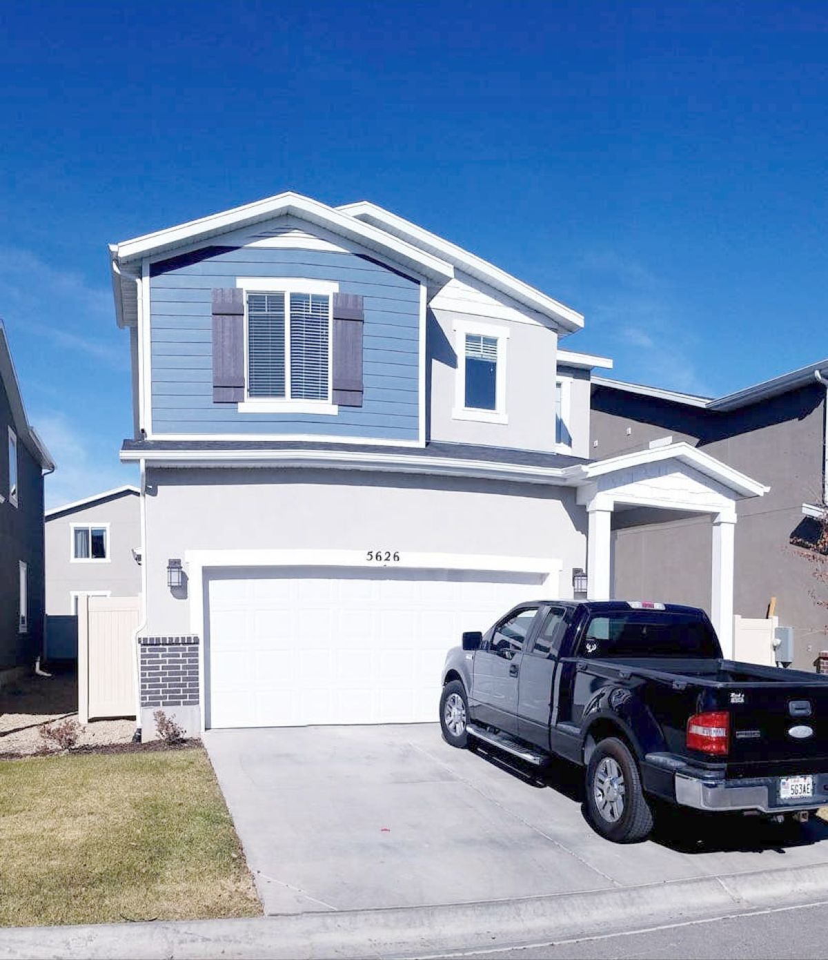 Cozy Modern 5 Bedroom Home w/ Finished Basement