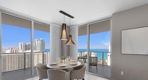 Dining - Wrap Around Balcony: Paradise Beach|Amazing Pools (Hollywood)