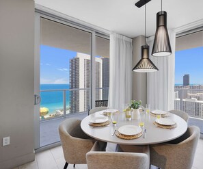 Dining - Wrap Around Balcony: Insane Views+ Amazing Pools (Hollywood)