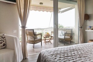 2 bedrooms, iron/ironing board, WiFi