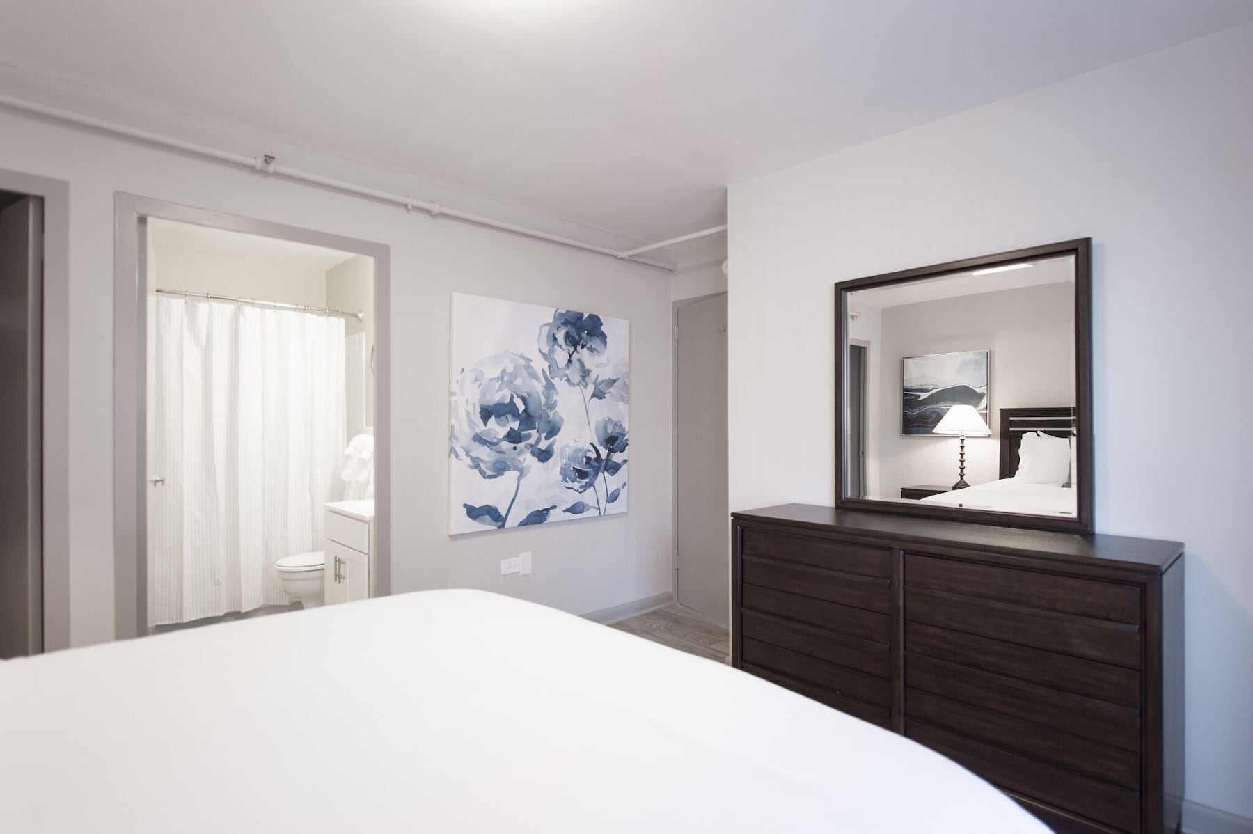 W. Midtown Sky Lounge | 1 bedroom, WiFi (free), individually decorated, individually furnished