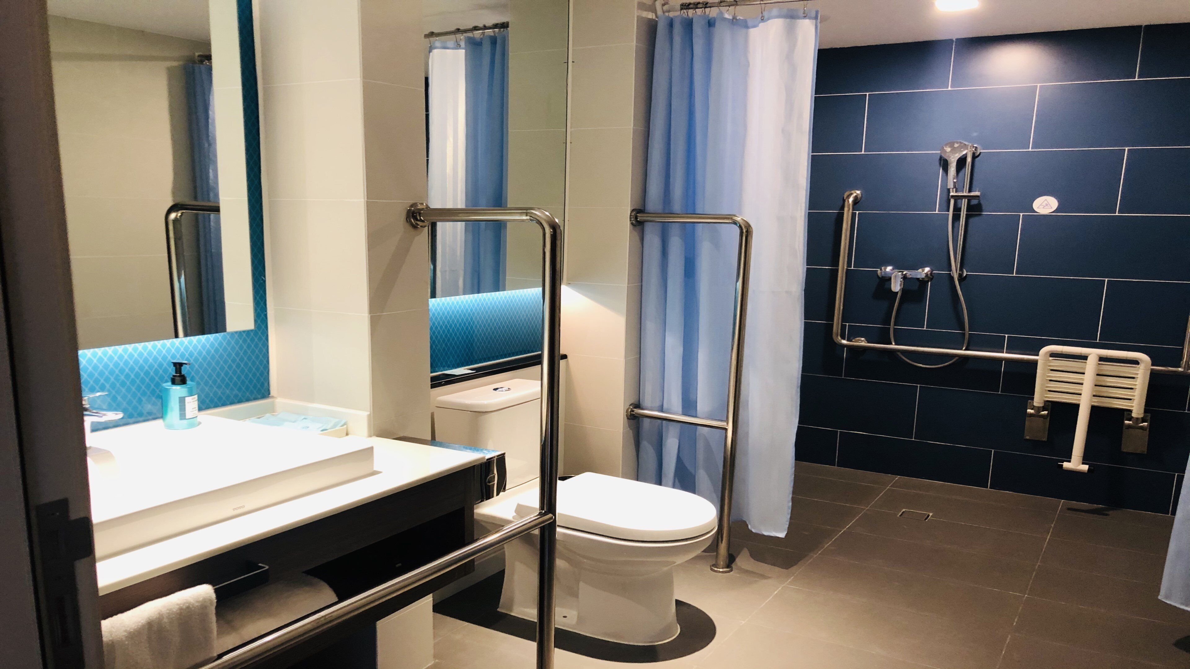 Standard Room, 2 Twin Beds | Bathroom