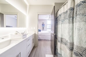 Apartment | Bathroom