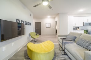 Apartamento | Área de estar | TV de tela plana