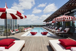 Seasonal outdoor pool, pool cabanas (surcharge), pool umbrellas - Virgin Hotels Nashville (Nashville)