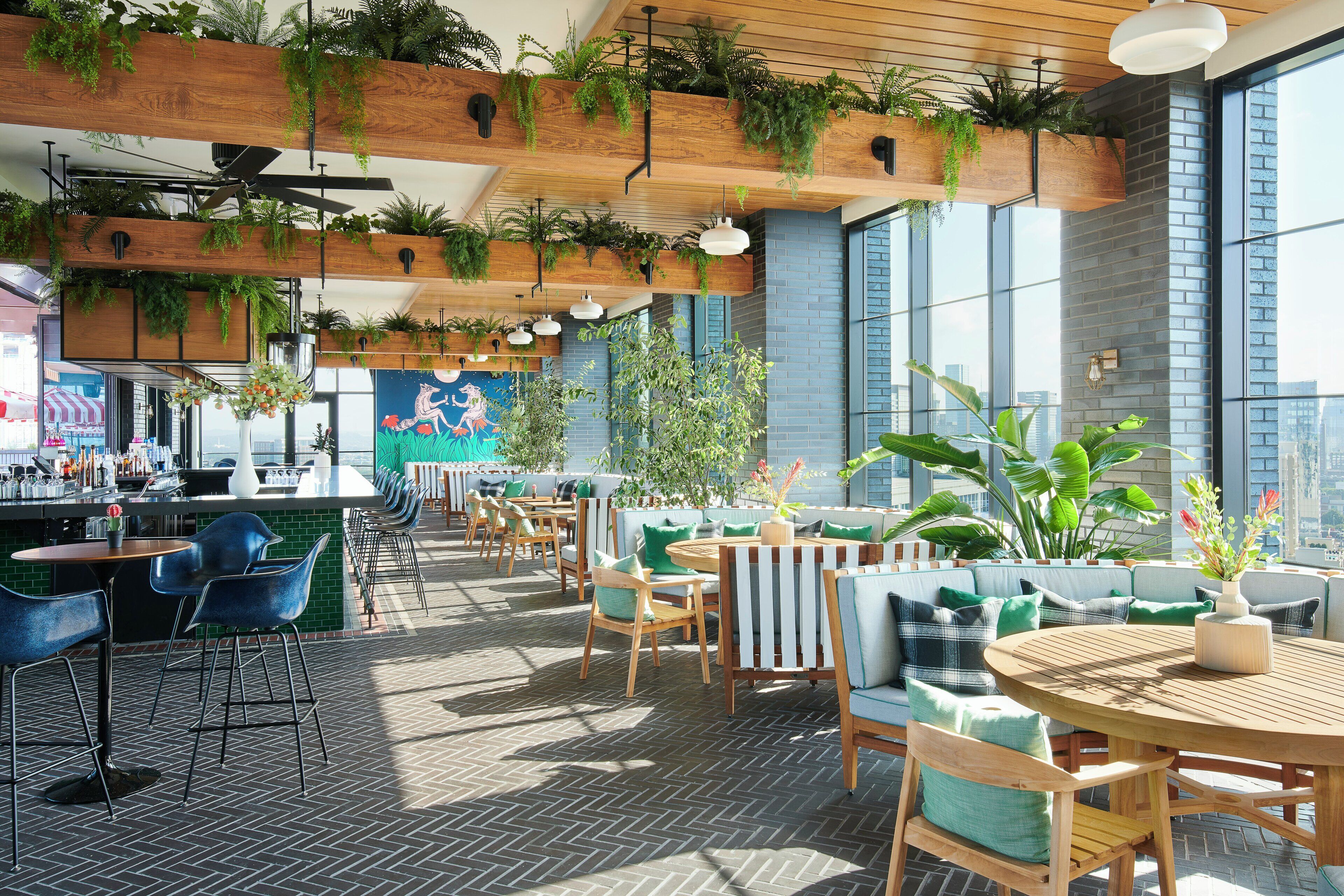 Bar na cobertura, vistas para a piscina, aberto todos os dias