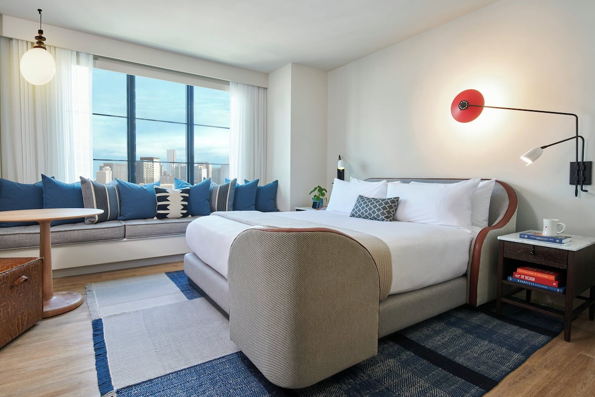 Minibar, in-room safe, desk, laptop workspace