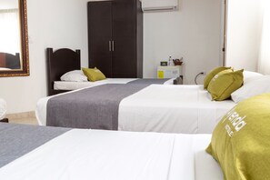 Superior Quadruple Room | Soundproofing, free WiFi, bed sheets - Hotel Riviera Plaza (Bucaramanga)