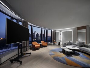 Ropa de cama de alta calidad, cubrecamas y artículos del minibar gratis