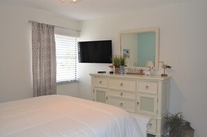 2 chambres, fer et planche à repasser, Wi-Fi, draps fournis