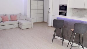 1 bedroom, bed sheets