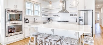 Elegant beachfront home w/ private plunge pool - steps from the sand