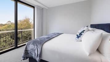 Cribs/infant beds