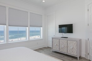 8 bedrooms, iron/ironing board, free Internet, bed sheets