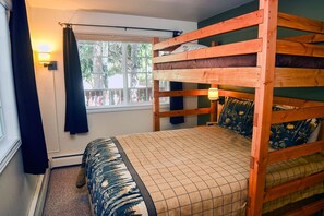Appartement, meerdere bedden, balkon, uitzicht op rivier