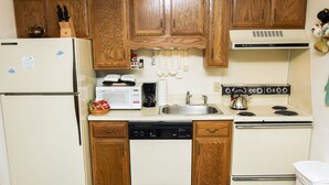 Private kitchen - Fawn Valley Inn: 229 (Estes Park)