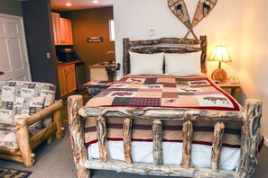 Apartment, 1 Queen Bed with Sofa bed, Hot Tub, River View | Free WiFi