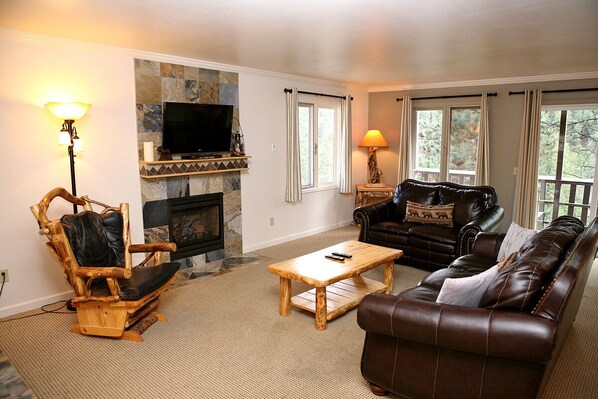 Condo, Multiple Beds, Hot Tub, River View | Living room