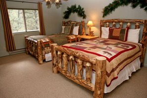 Condo, Multiple Beds, Hot Tub, River View