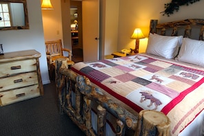 Condo, 2 Queen Beds, Balcony, River View