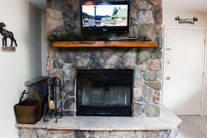 Condo, 2 Queen Beds, Balcony, River View | Interior