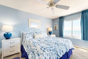 3 bedrooms, iron/ironing board, free internet, bed sheets - Beachfront condo w/ private, corner balcony, community pools, & a grilling area (Orange Beach)