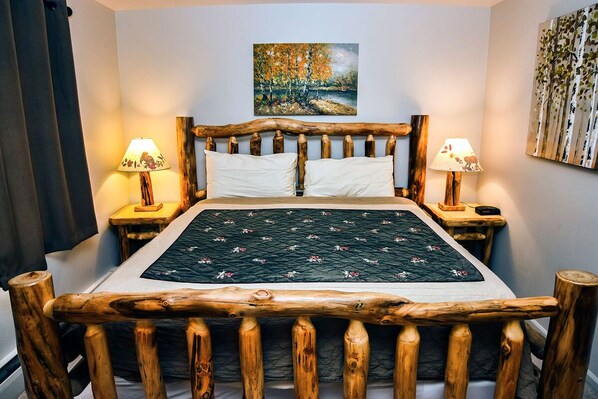 Condo, 1 King Bed, Fireplace, Mountain View