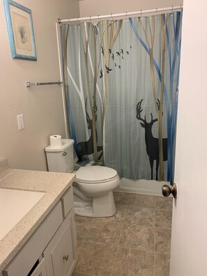 Condo, 1 King Bed, Balcony, River View | Bathroom