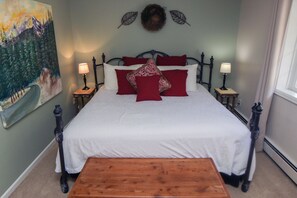 Condo, 1 King Bed, Balcony, River View