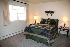 Apartment, 1 Queen Bed, Fireplace, River View
