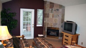 Appart'hôtel, 1 grand lit, bain à remous, vue fleuve | Salle de séjour