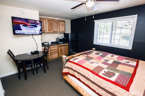 House, 1 Queen Bed