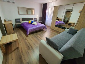 Classic Triple Room | Down comforters, memory foam beds, minibar, desk