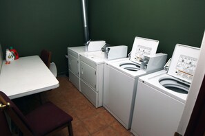 Condo, 1 King Bed, Kitchen, River View | Laundry