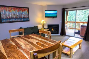 Apartment, 1 King Bed, Hot Tub, River View | Living room