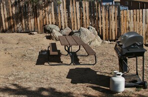Property grounds - Lazy R Cottages: 4 (Estes Park)