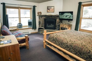 Apartment, 1 Queen Bed with Sofa bed, Fireplace | Free WiFi, bed sheets - Lazy R Cottages: 7B (Estes Park)