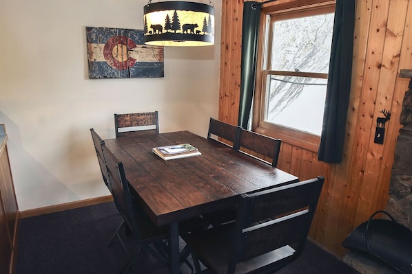 House, Multiple Beds, Fireplace, Mountain View | Private kitchen | Fridge, microwave, oven, stovetop