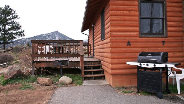 Exterior - Lazy R Cottages: 7A (Estes Park)