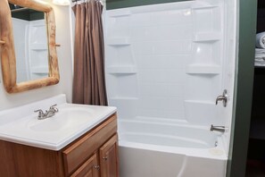 Cabin, Multiple Beds, Fireplace | Bathroom | Towels
